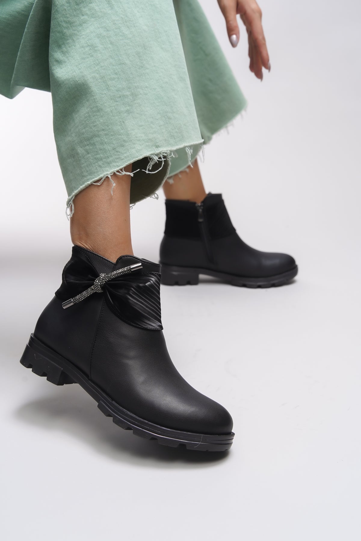 Riccon Gaenledha Kadın Kurdele ve Taş Detaylı Bot