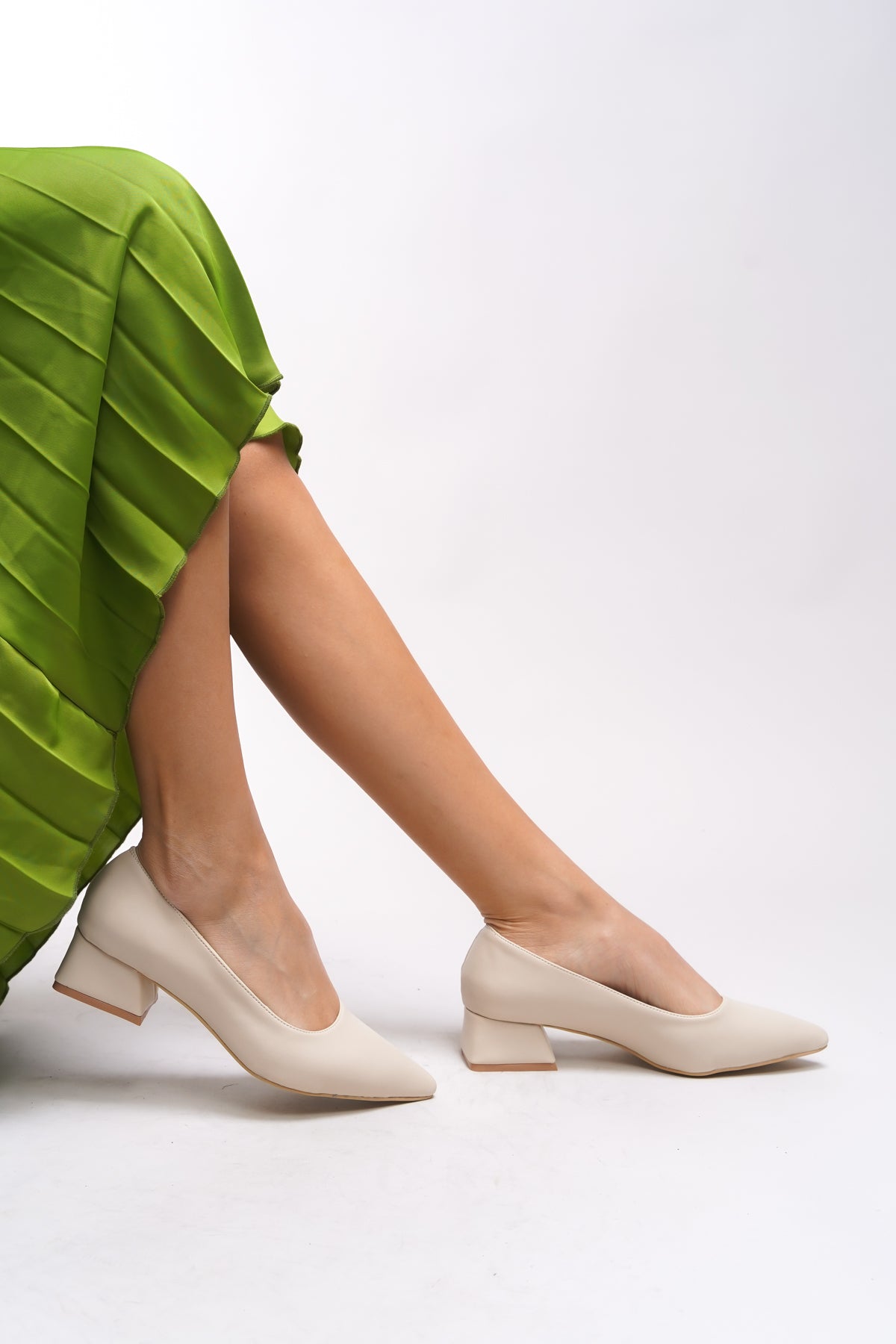 Riccon Tielfudh Kadın Sivri Burunlu Kısa Topuklu Ayakkabı 001241863