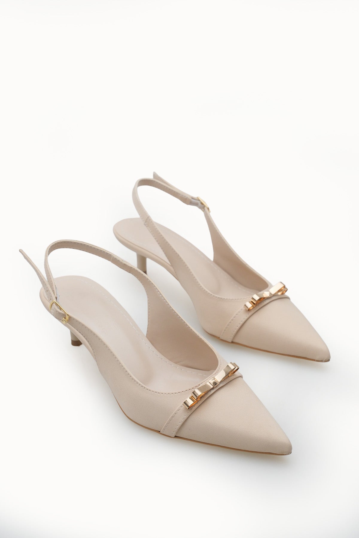 Riccon Kadın Sivri Burunlu Arkası Açık İnce Topuklu Ayakkabı 0012205 Mat Ten