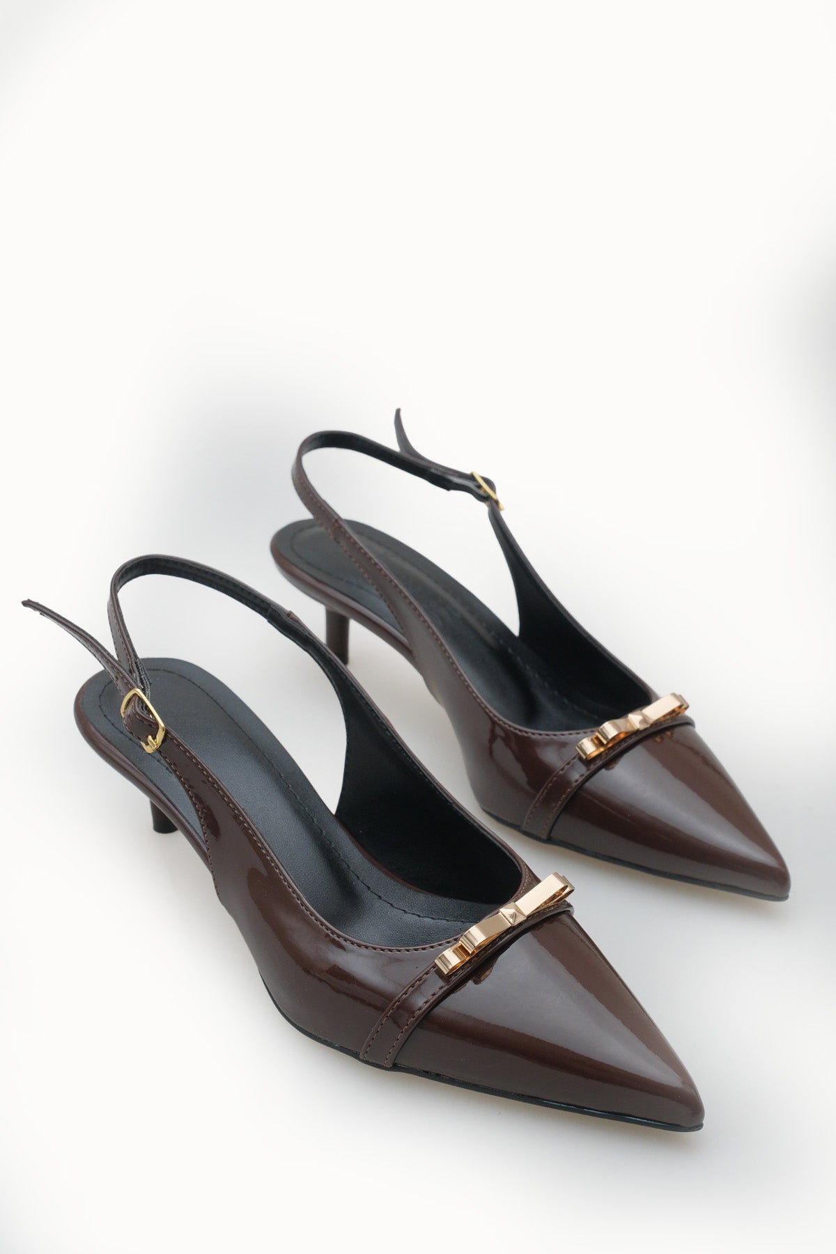 Riccon Kadın Sivri Burunlu Arkası Açık İnce Topuklu Ayakkabı 0012205 Kahverengi Rugan