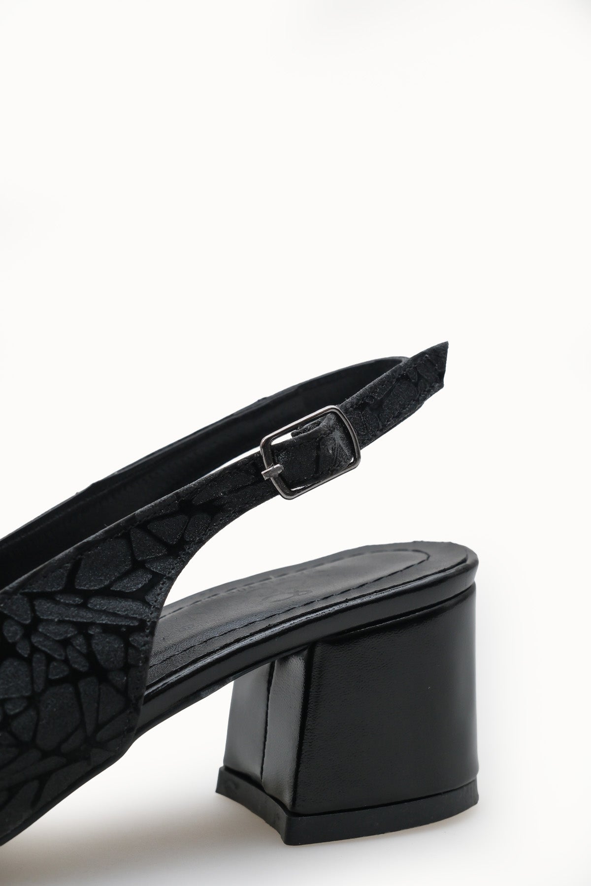 Riccon Kadın Sivri Burunlu Arkası Açık Topuklu Ayakkabı 0012420 Siyah Dokulu