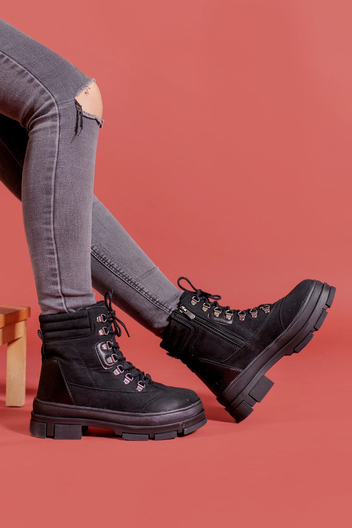 Riccon Kadın Fermuarlı Bot 00127645 Siyah Süet