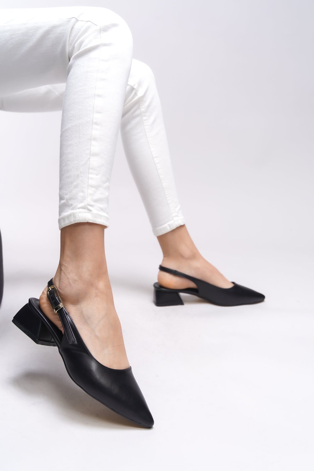 Riccon Tyltora Kadın Arkası Açık Sivri Burun Topuklu Ayakkabı 0012303