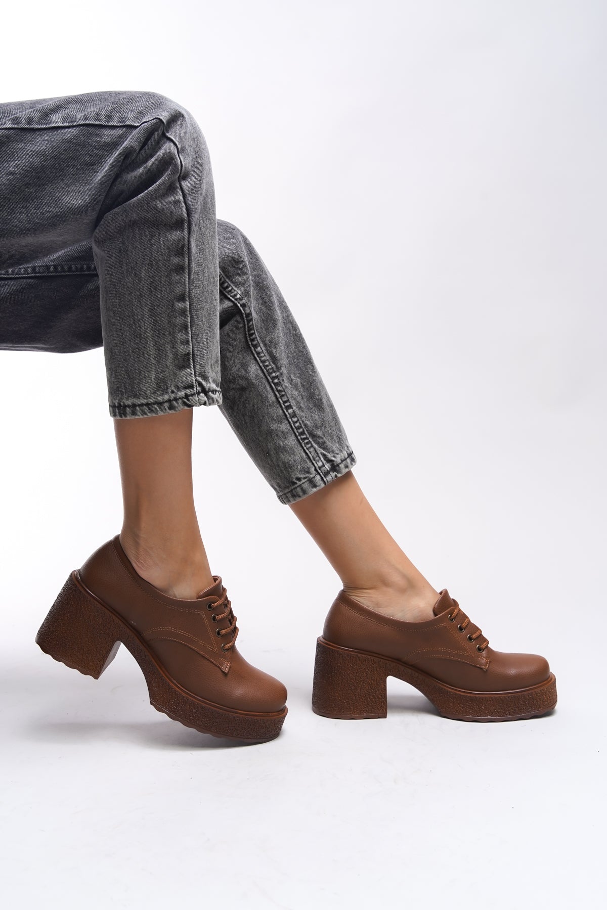 Riccon Thimdrarn Kadın Topuklu Bağcıklı Loafer 00121540 Dokulu Taba Cilt