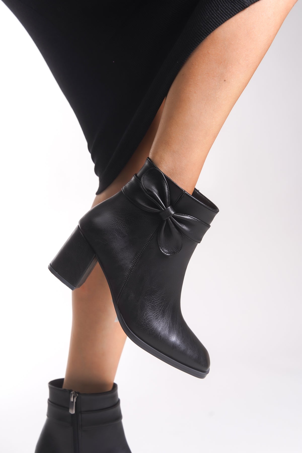 Riccon Kadın Fiyonk Detaylı Topuklu Bot 00121092