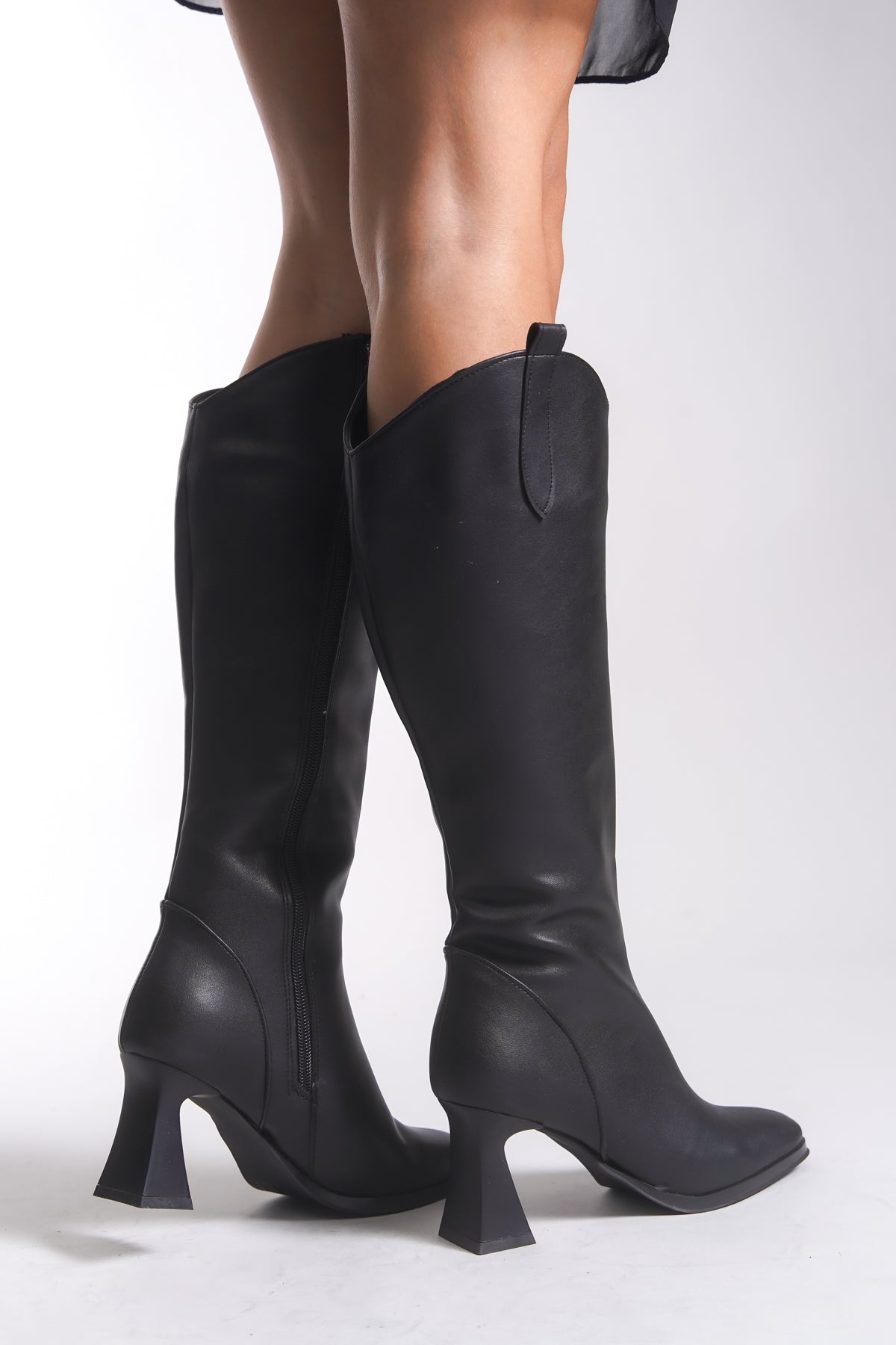 Riccon Phelilre Kadın Sivri Burunlu Yüksek Topuklu Çizme 0012809