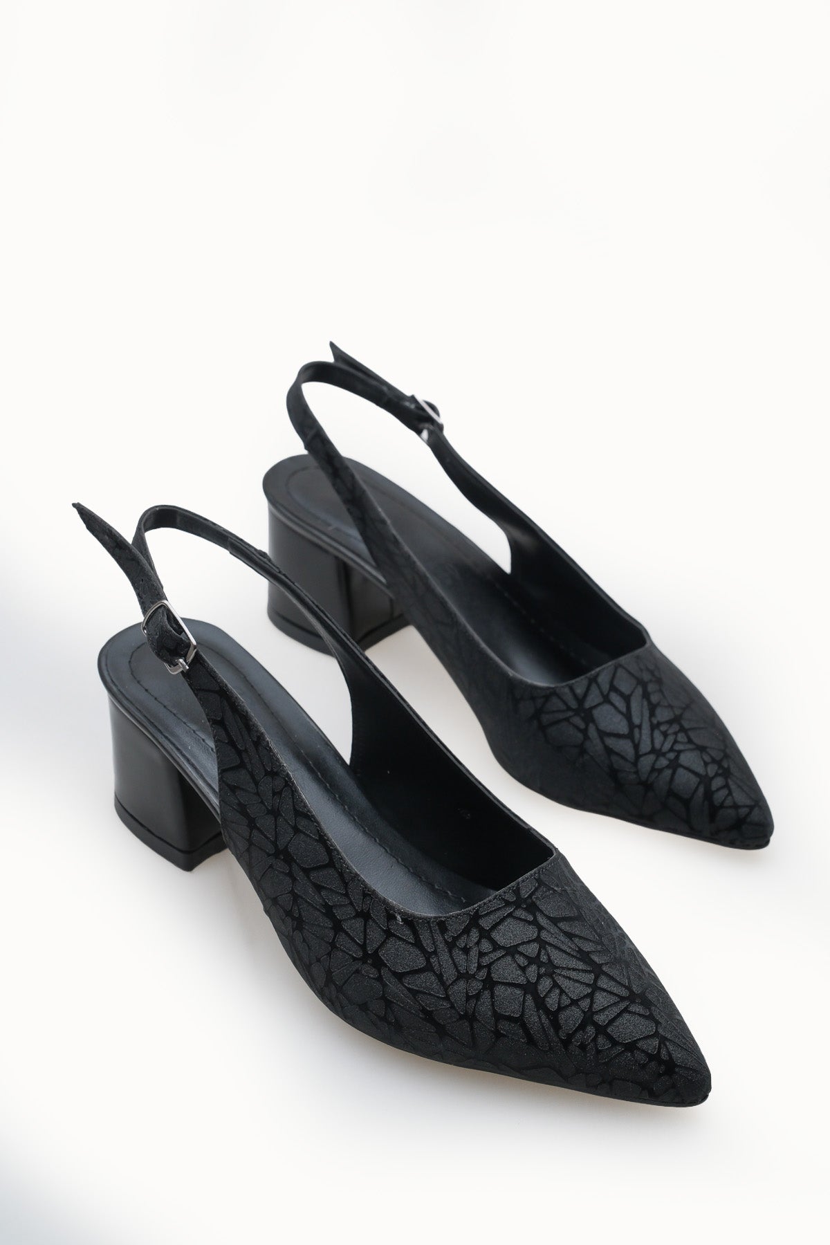Riccon Kadın Sivri Burunlu Arkası Açık Topuklu Ayakkabı 0012420 Siyah Dokulu