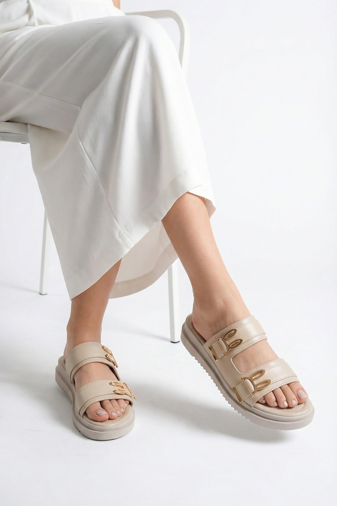 Riccon Kadın Çift Tokalı Terlik 00120415 Bej