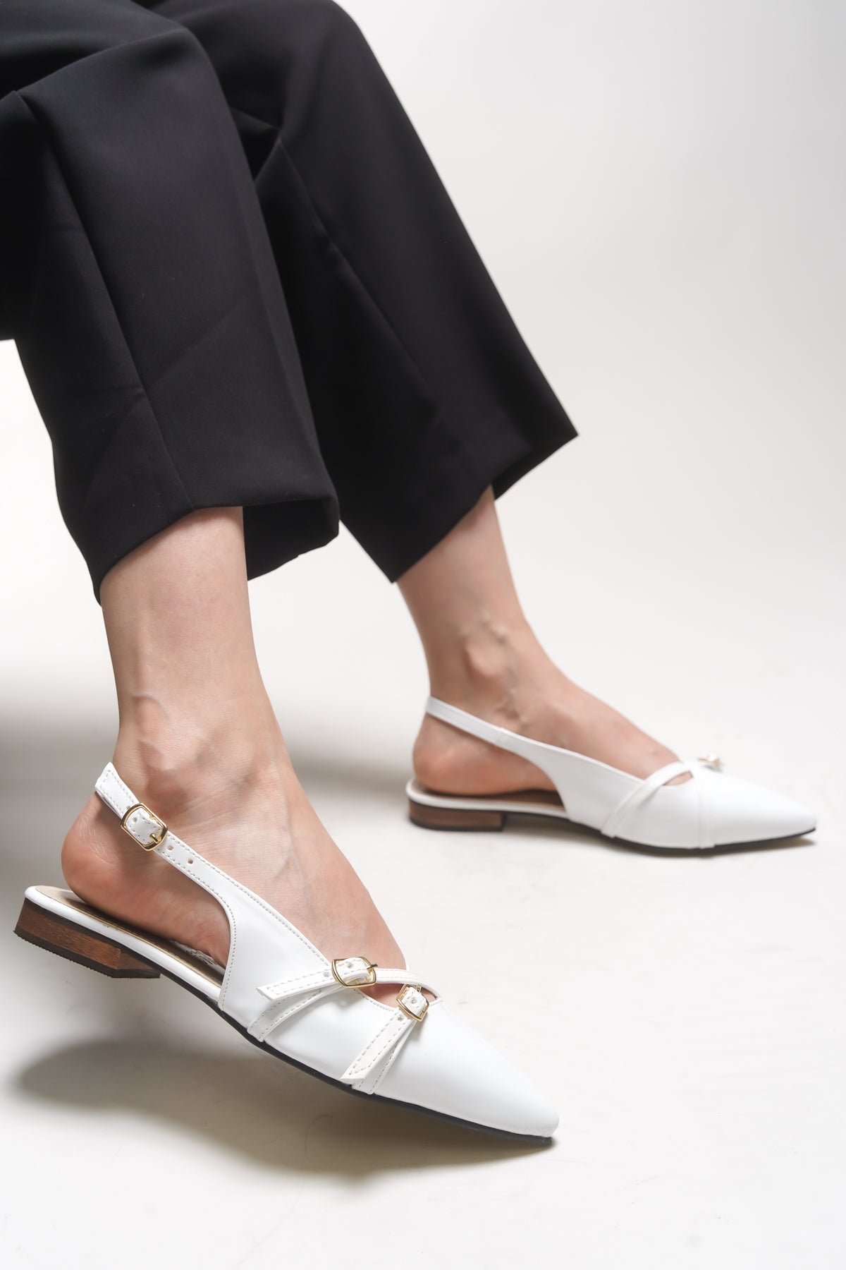 Riccon Elyenlana Kadın Sivri Burunlu Topuklu Ayakkabı 0012110