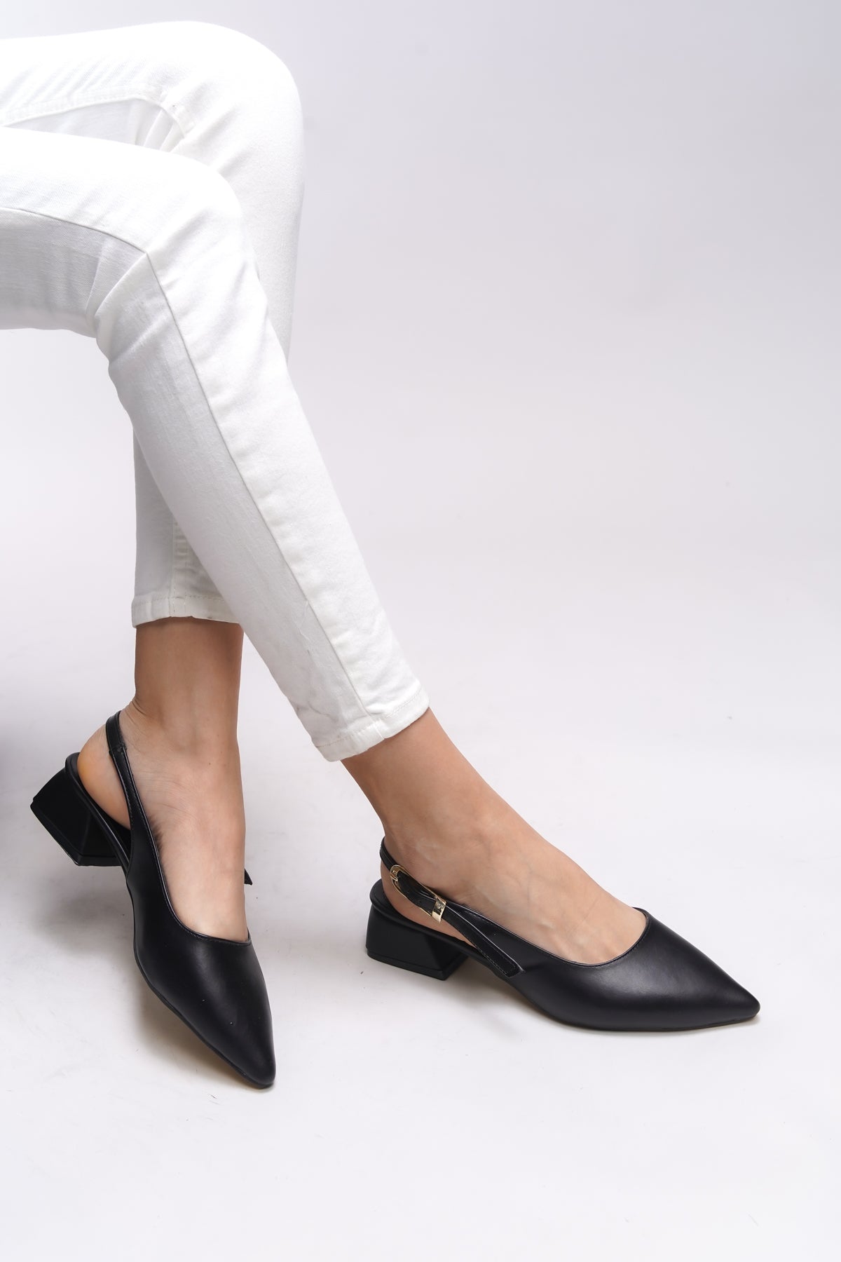 Riccon Tyltora Kadın Arkası Açık Sivri Burun Topuklu Ayakkabı 0012303