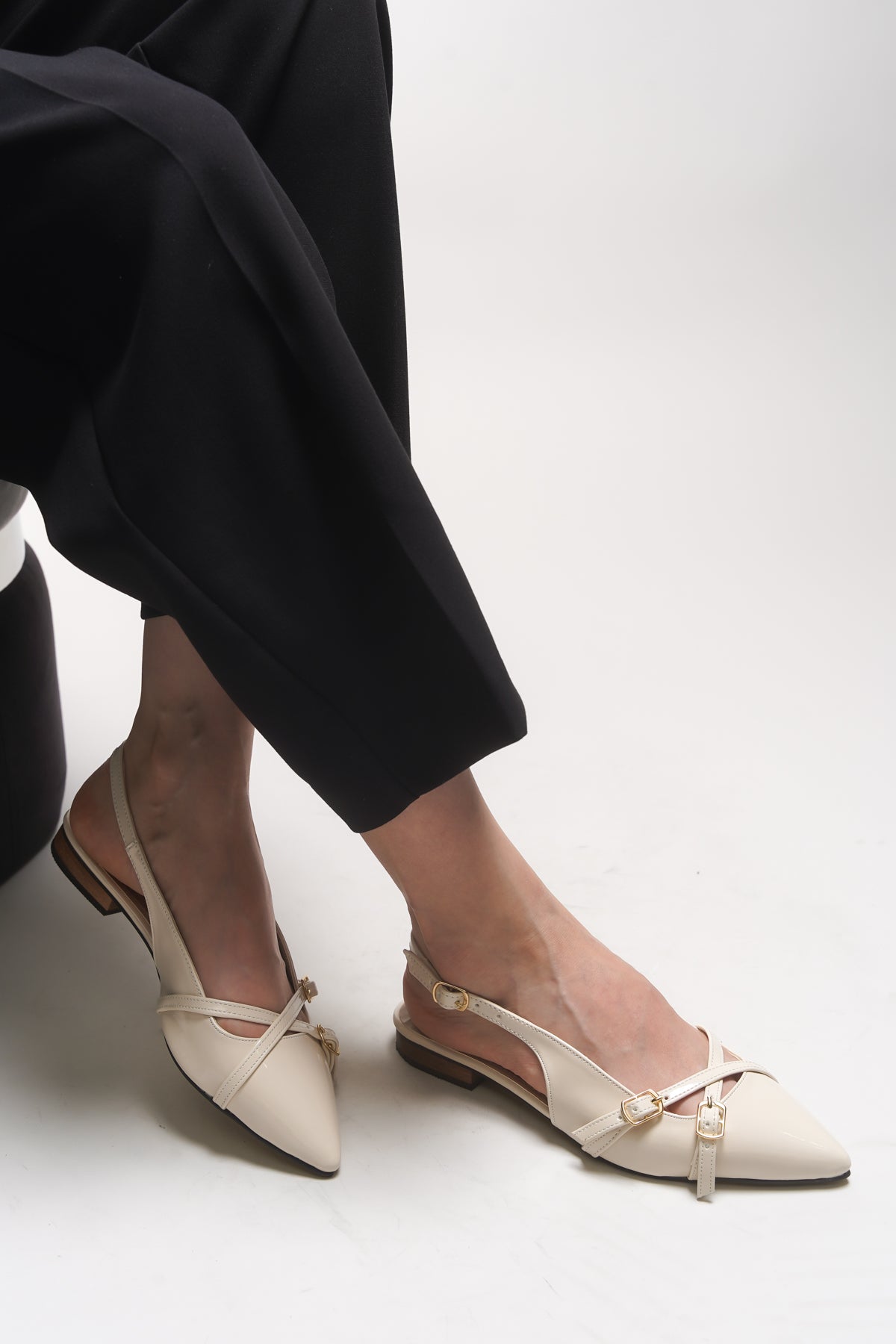 Riccon Elyenlana Kadın Sivri Burunlu Topuklu Ayakkabı 0012110