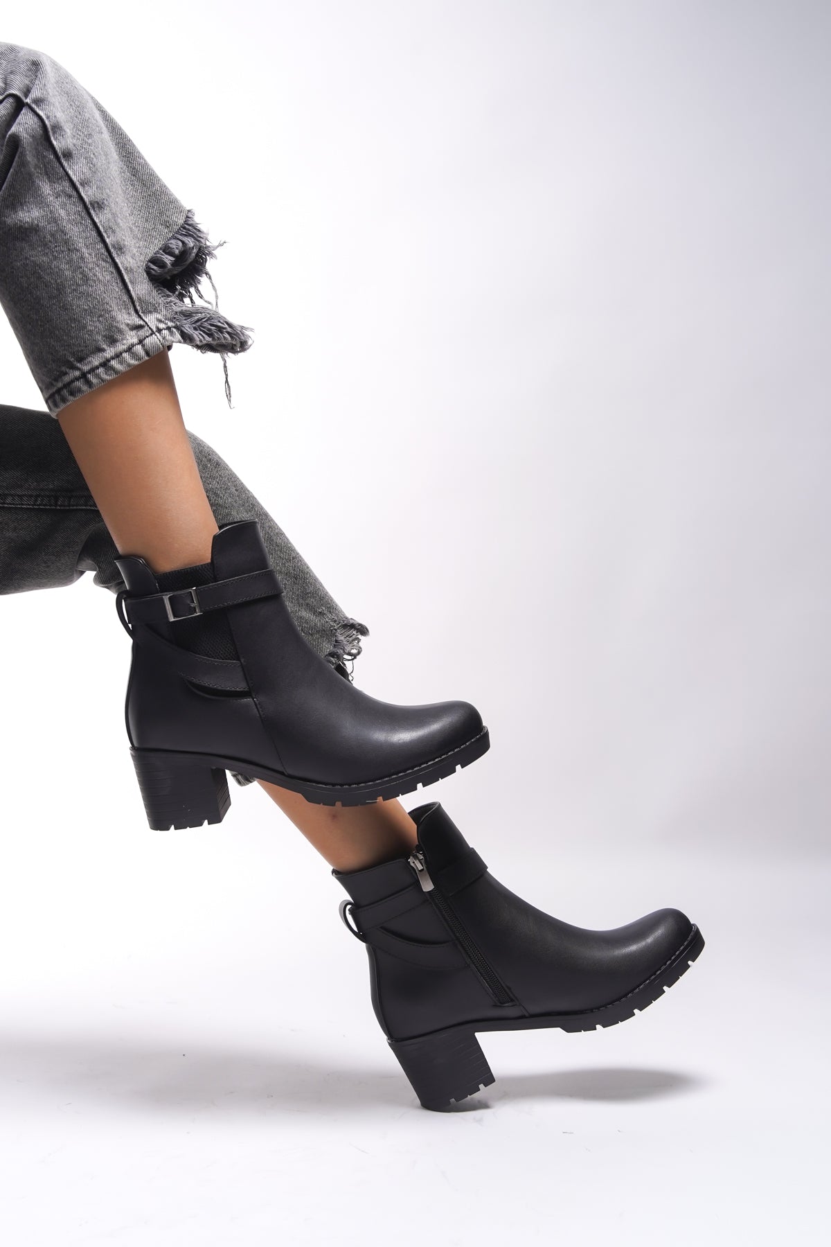 Riccon Lilixipha Kadın Toka Detaylı Lastikli Topuklu Bot 0012730