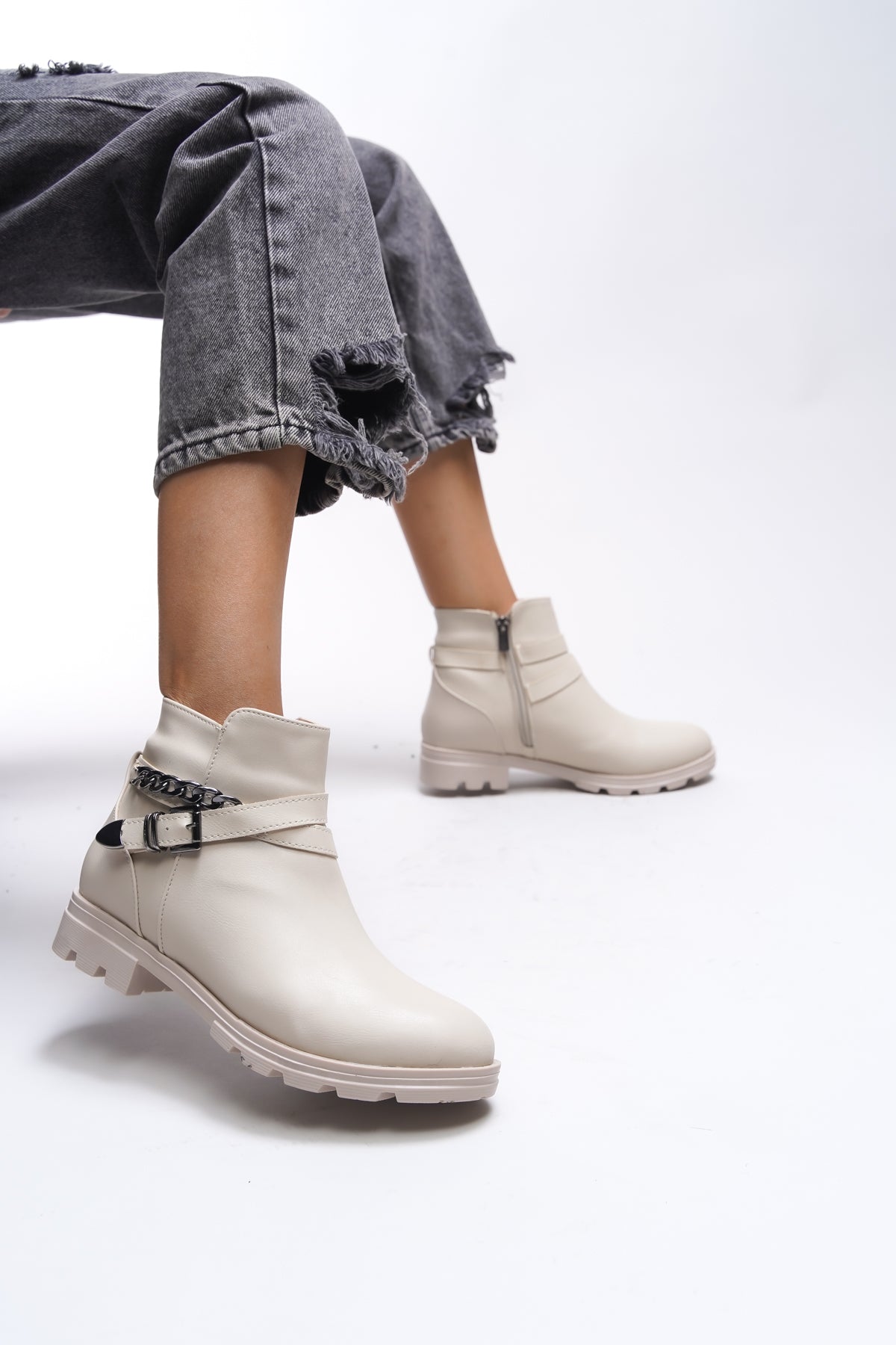 Riccon Relrunia Kadın Zincir ve Toka Detaylı Bot