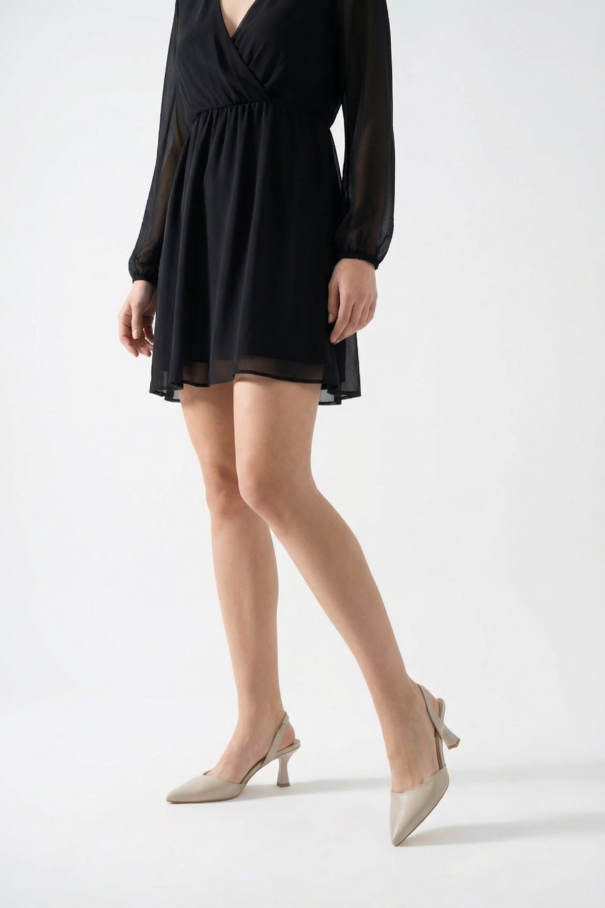 Riccon Kadın Sivri Burunlu Arkası Açık İnce Topuklu Ayakkabı 001206 Ten Rustik