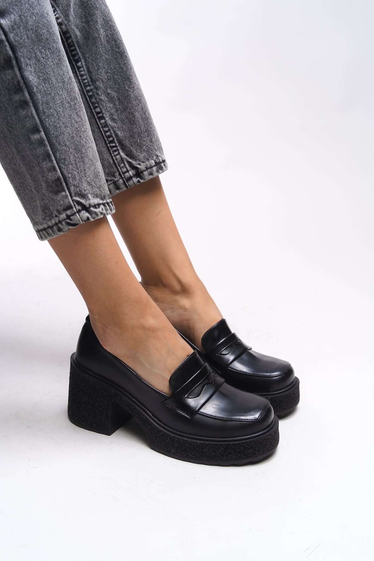 Riccon Quphrele Kadın Topuklu Loafer 00121520 Siyah Rugan