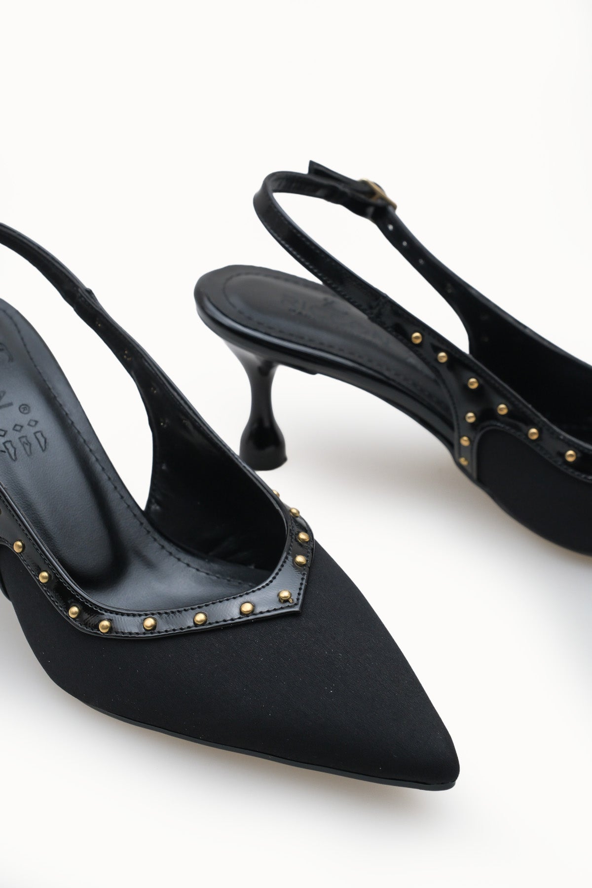 Riccon Kadın Sivri Burunlu Arkası Açık İnce Topuklu Ayakkabı 0012553 Mat Siyah