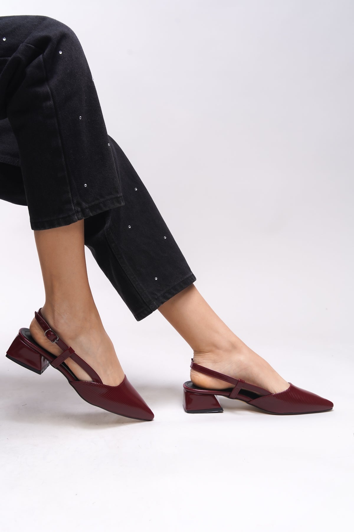 Riccon Zellanys Kadın Arkası Açık Sivri Burun Topuklu Ayakkabı 0012350