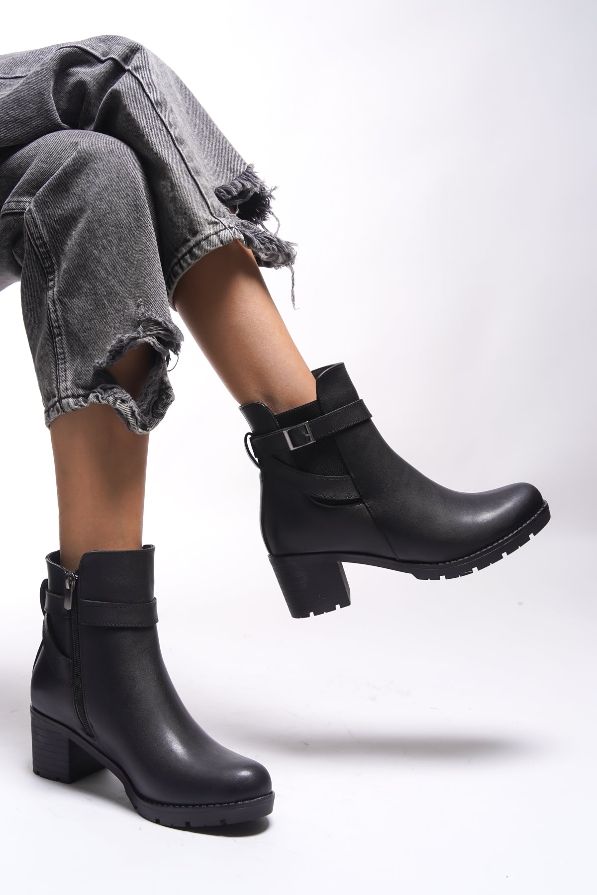 Riccon Lilixipha Kadın Toka Detaylı Lastikli Topuklu Bot 0012730