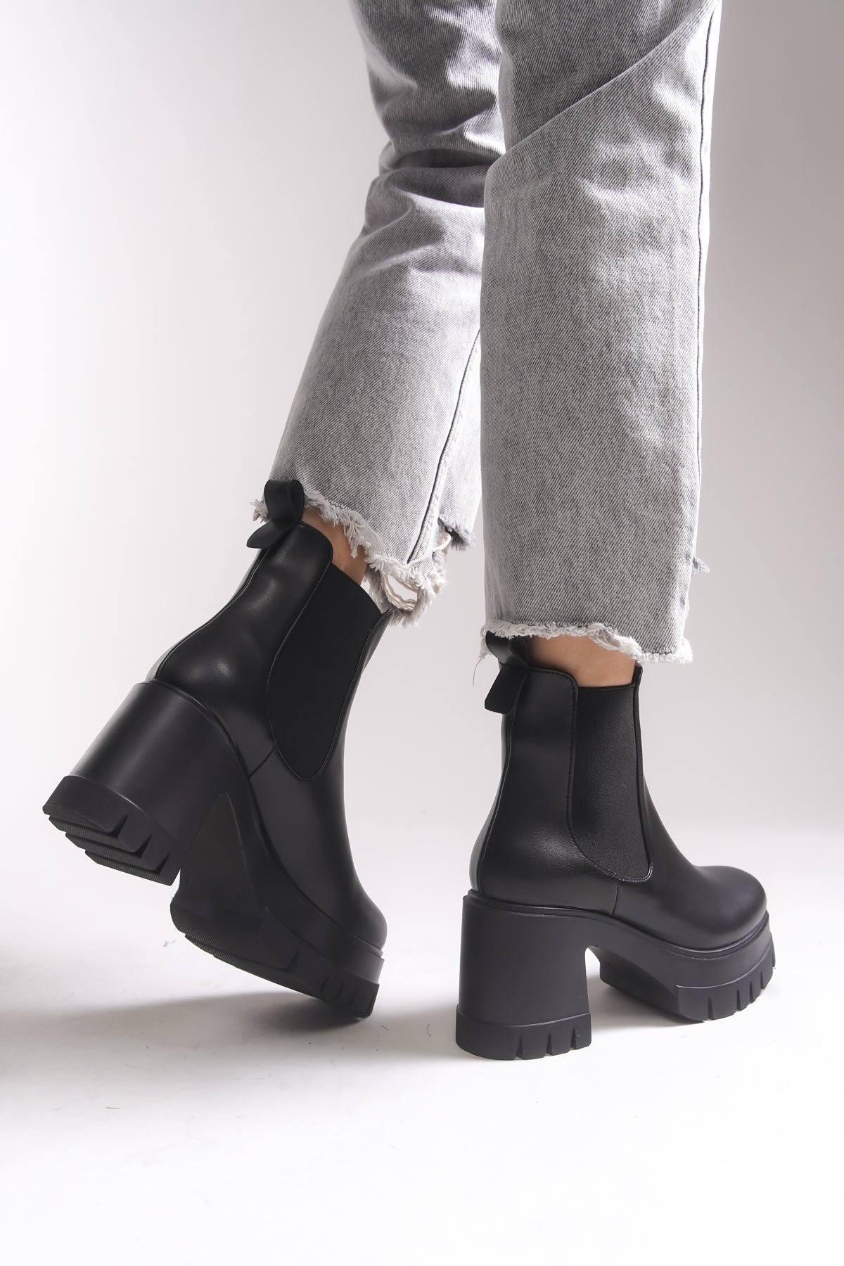 Riccon Nyendorei Kadın Topuklu Bot 0012502