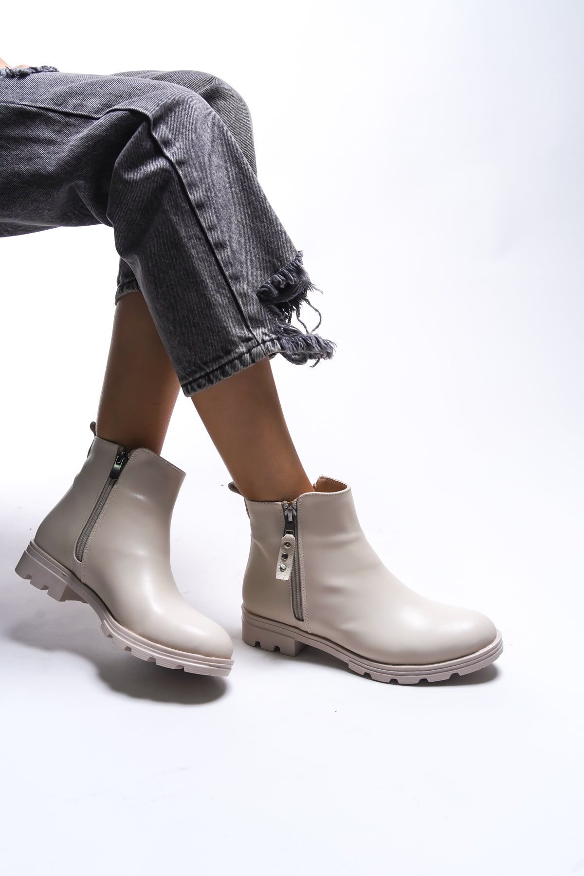 Riccon Elislaena Kadın Fermuarlı Bot 0012101