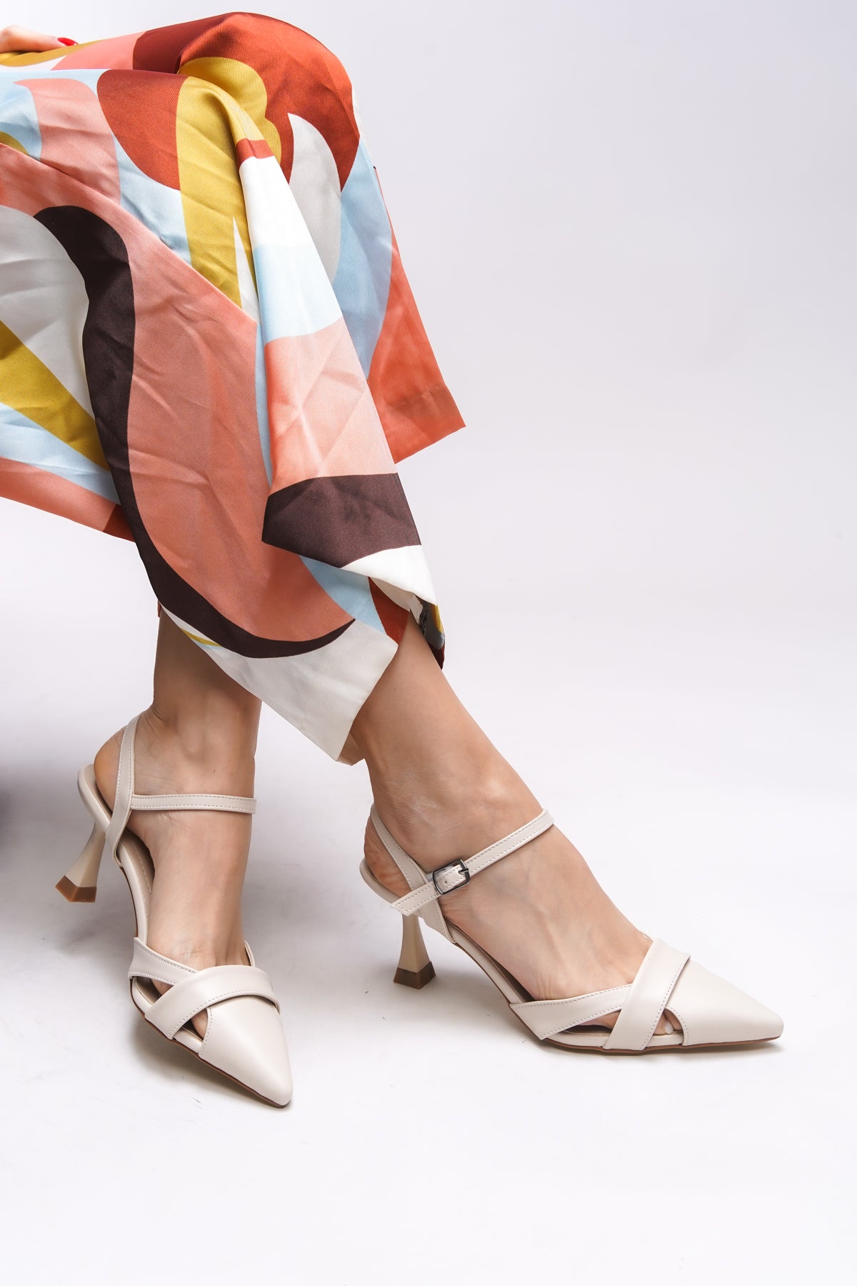 Riccon Esronyn Kadın Arkası Açık Sivri Burun Stiletto 0012707