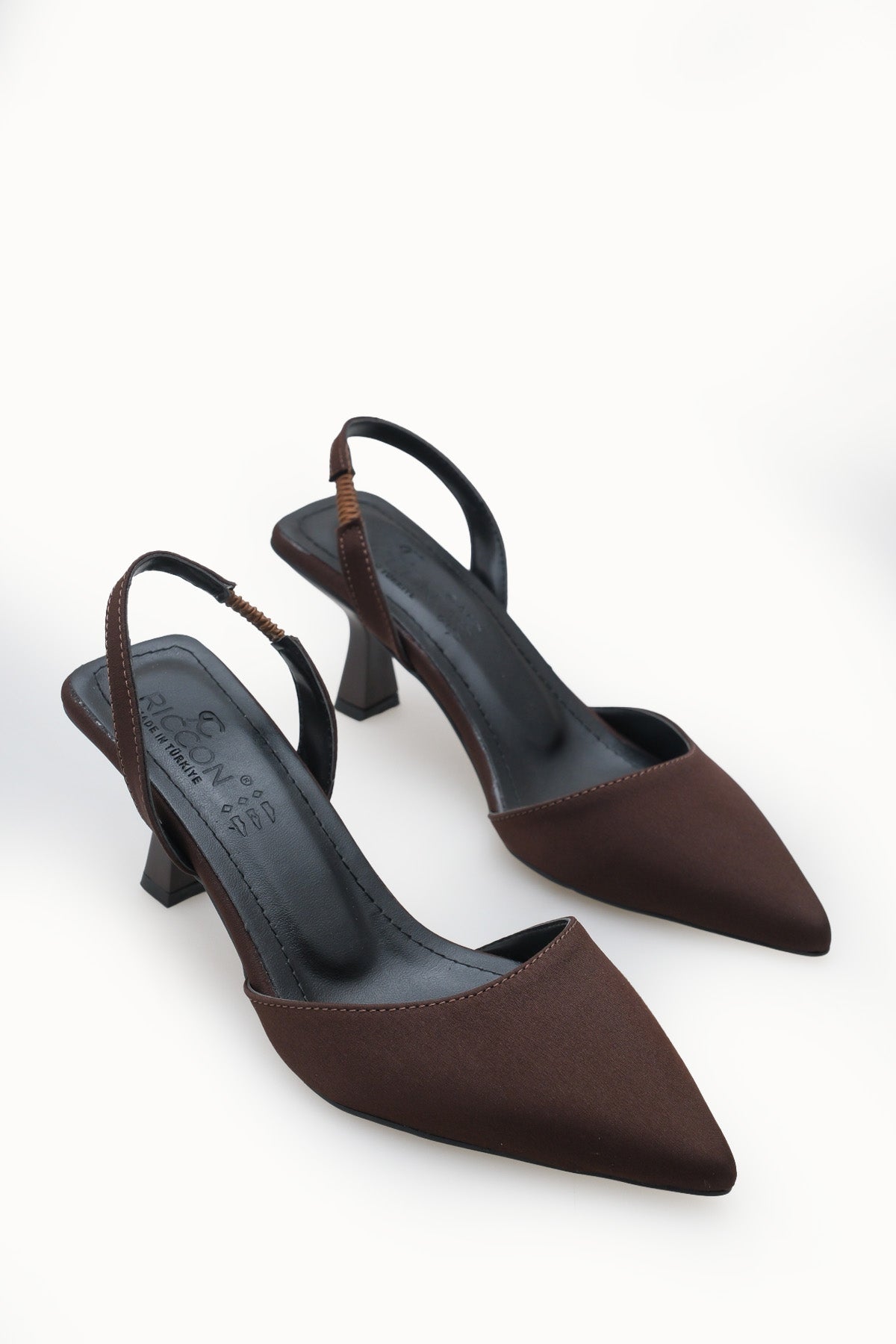 Riccon Kadın Sivri Burunlu Arkası Açık İnce Topuklu Ayakkabı 001206 Mat Kahverengi