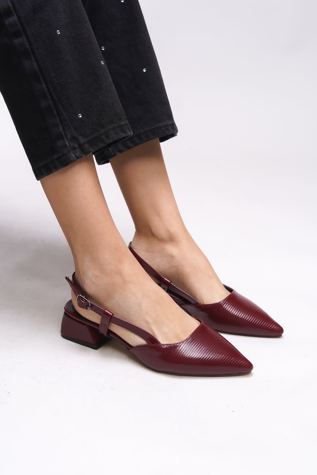 Riccon Zellanys Kadın Arkası Açık Sivri Burun Topuklu Ayakkabı 0012350