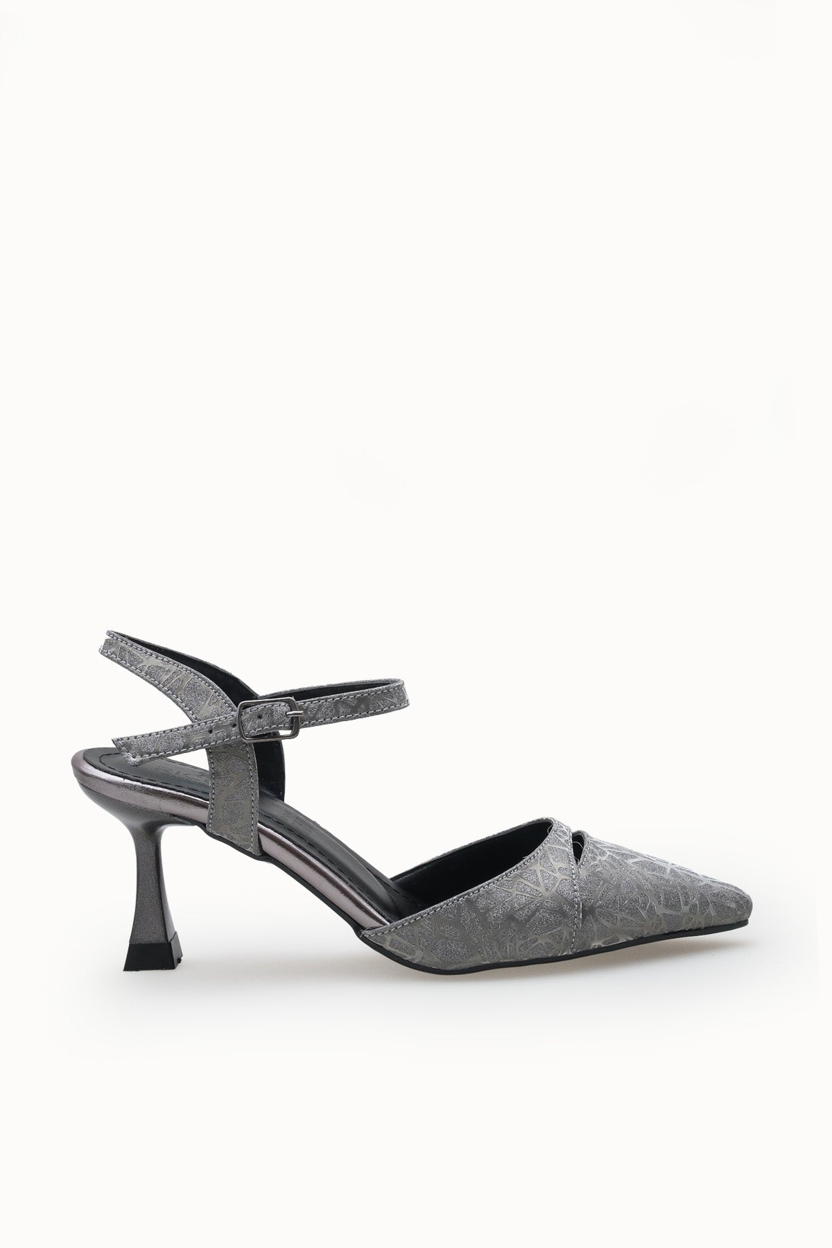 Riccon Kadın Sivri Burunlu Arkası Açık İnce Topuklu Ayakkabı 0012727 Platin Dokulu