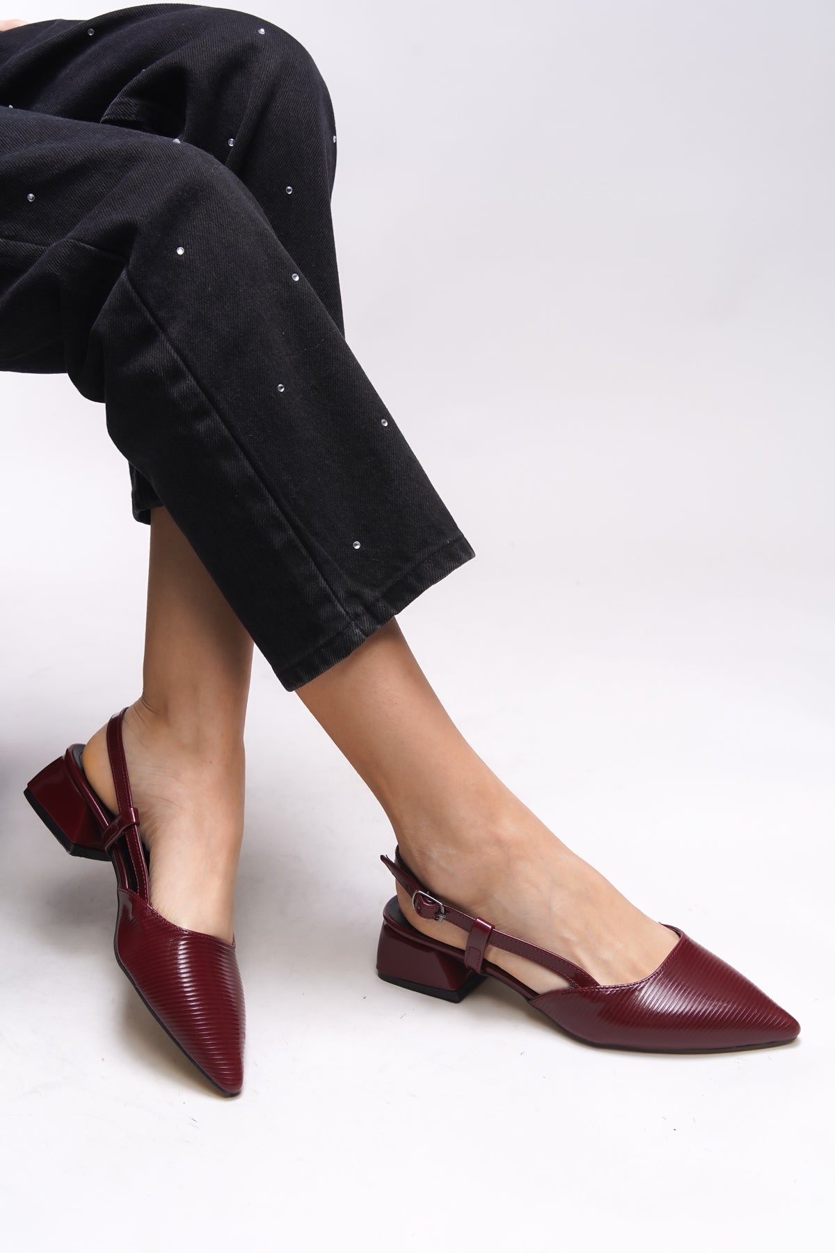 Riccon Zellanys Kadın Arkası Açık Sivri Burun Topuklu Ayakkabı 0012350