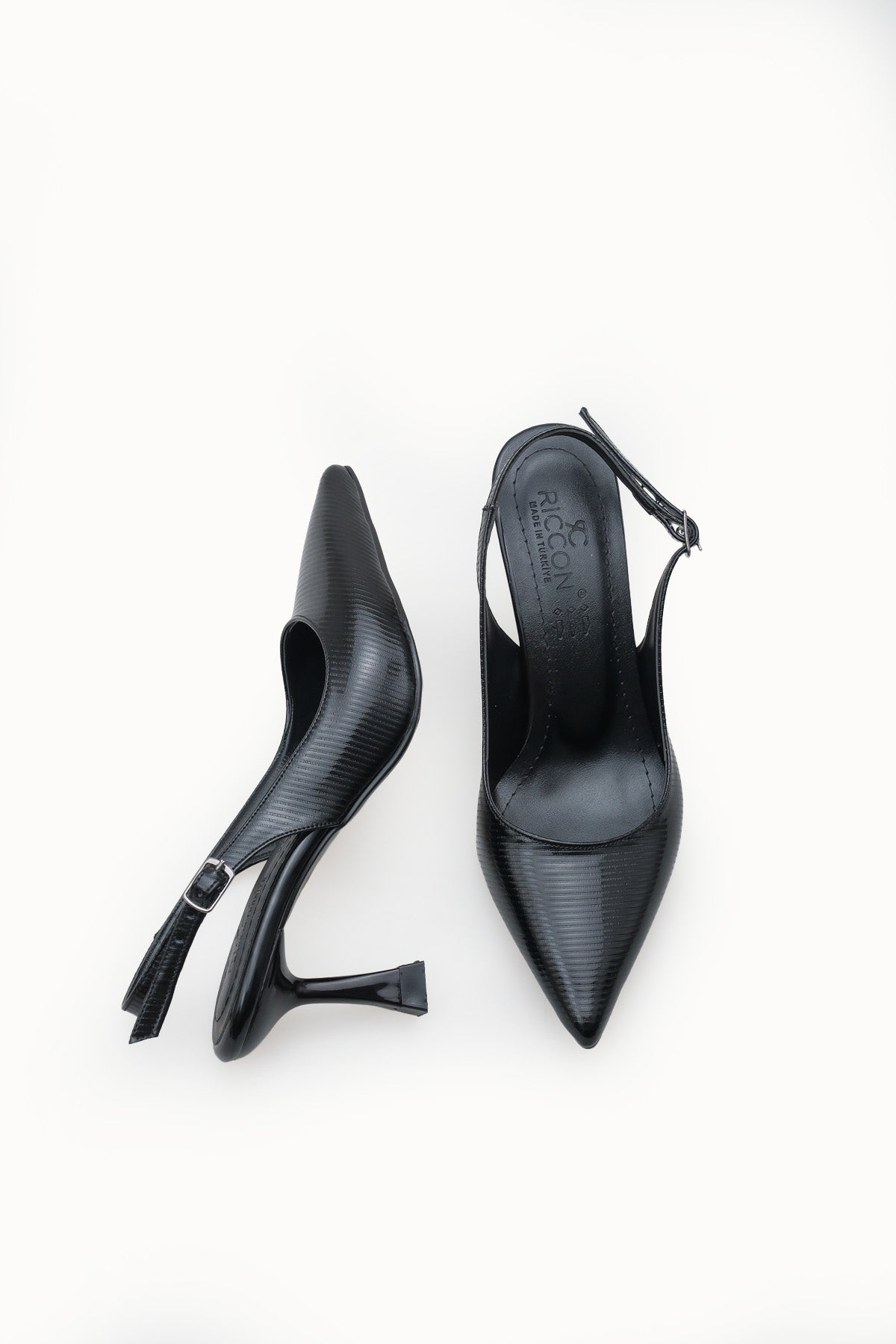 Riccon Kadın Sivri Burunlu Arkası Açık İnce Topuklu Ayakkabı 0012720 Siyah Rugan