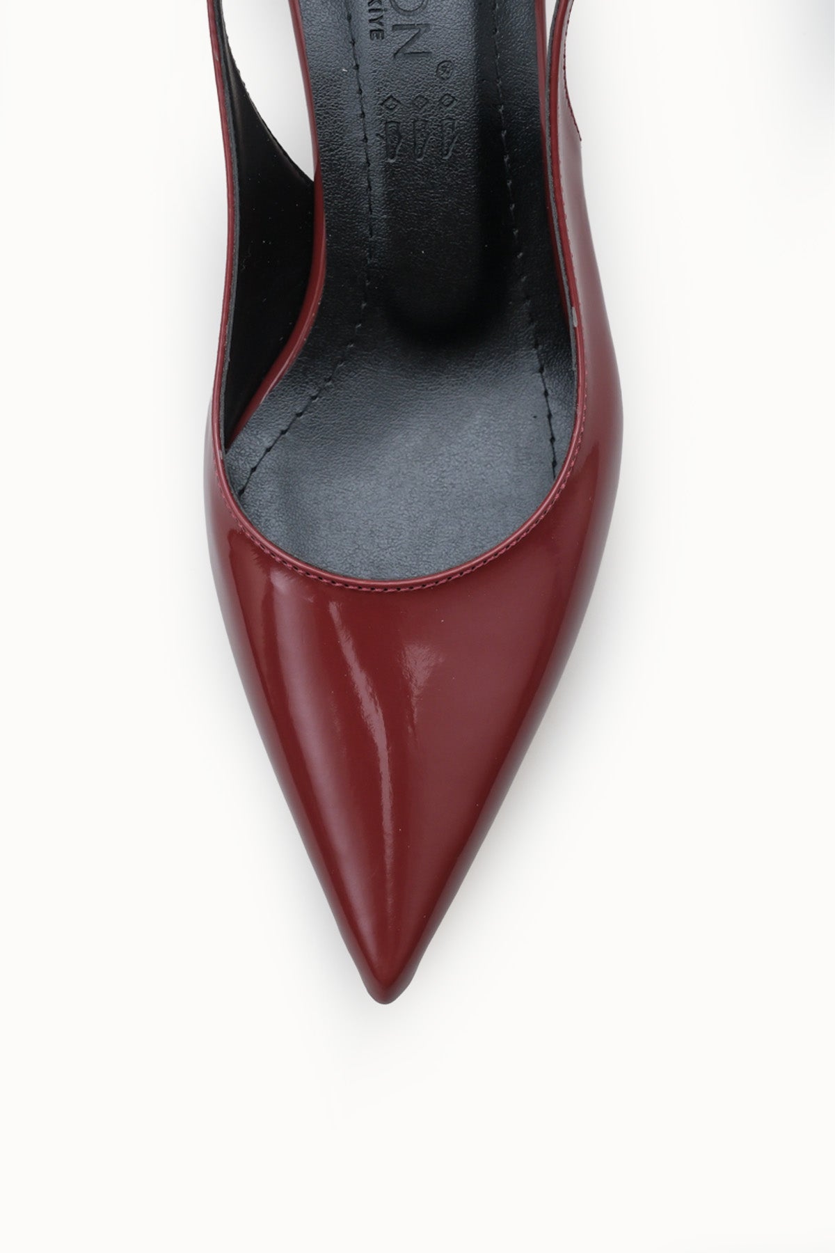 Riccon Kadın Sivri Burunlu Arkası Açık İnce Topuklu Ayakkabı 0012200 Bordo Rugan