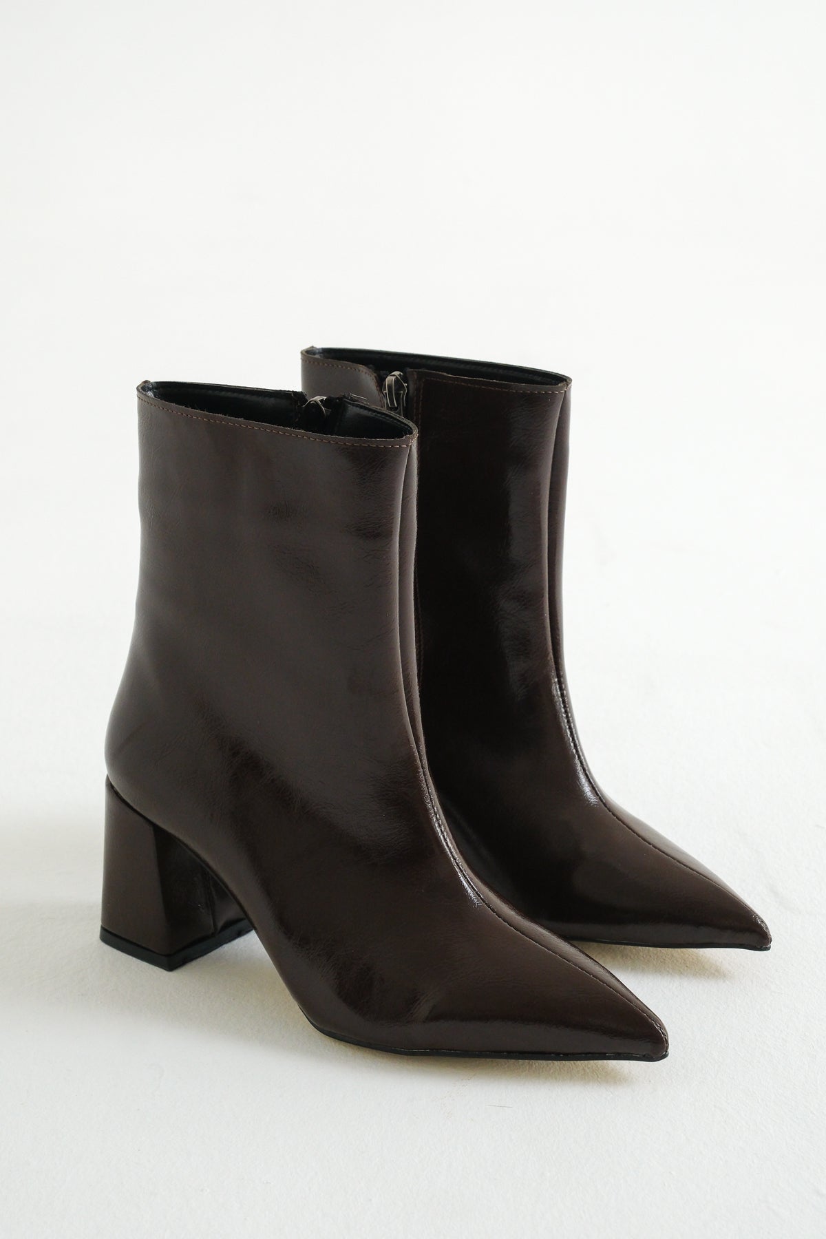 Riccon Takılıp Çıkarılabilen Tozluk Detaylı Sivri Burunlu 2in1 Kadın Çizme Bot