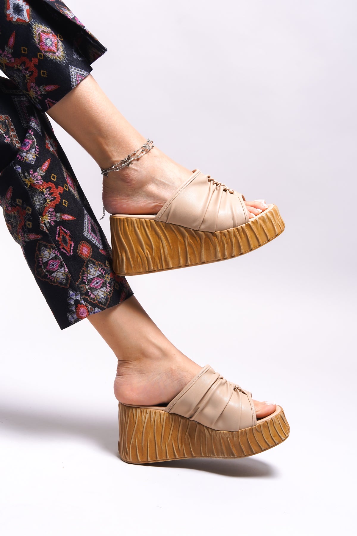 Riccon Isfnaes Kadın Topuklu Terlik 0012930