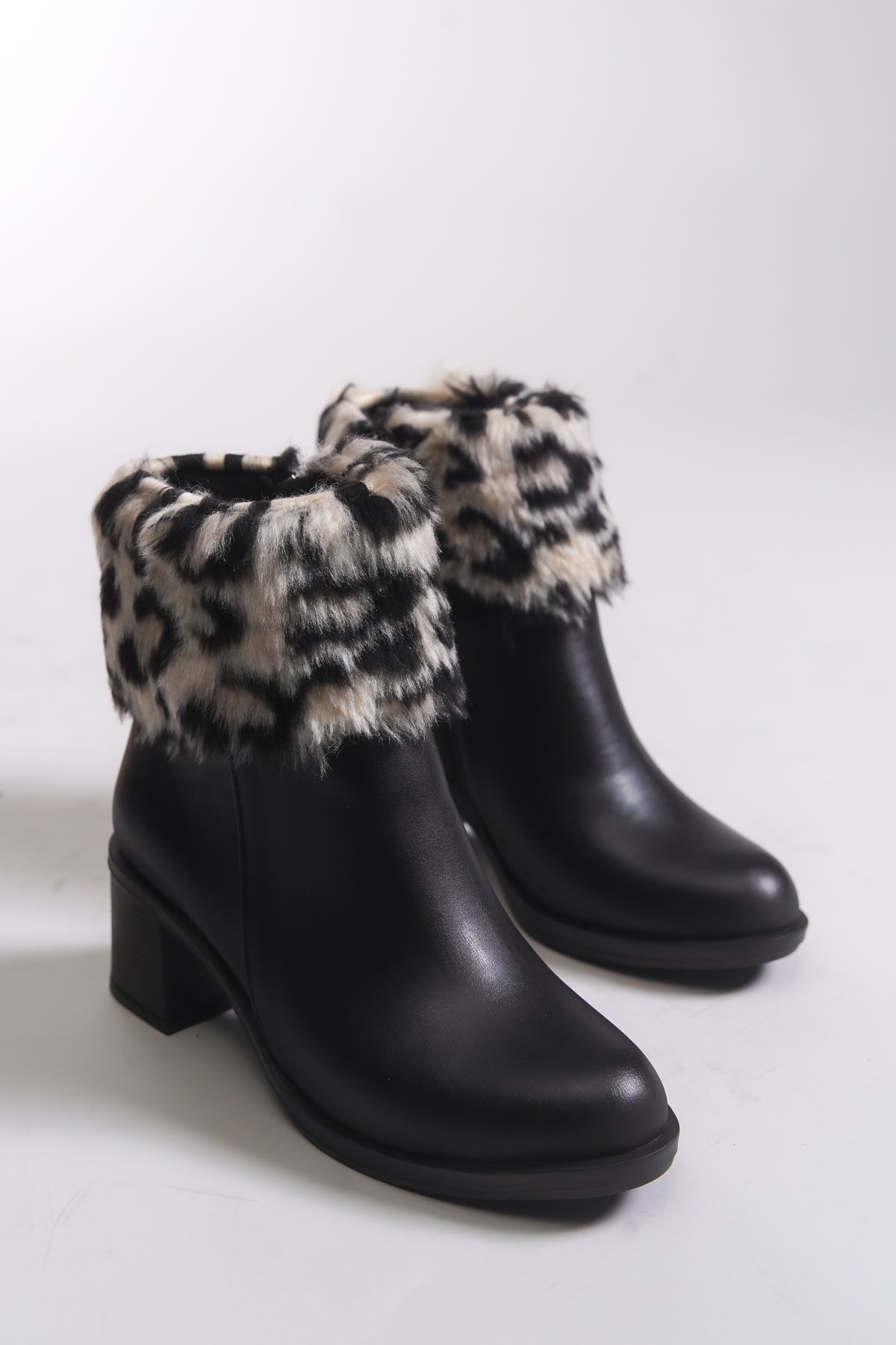 Riccon Rielradh Kadın Kürk Detaylı Topuklu Bot 0012501