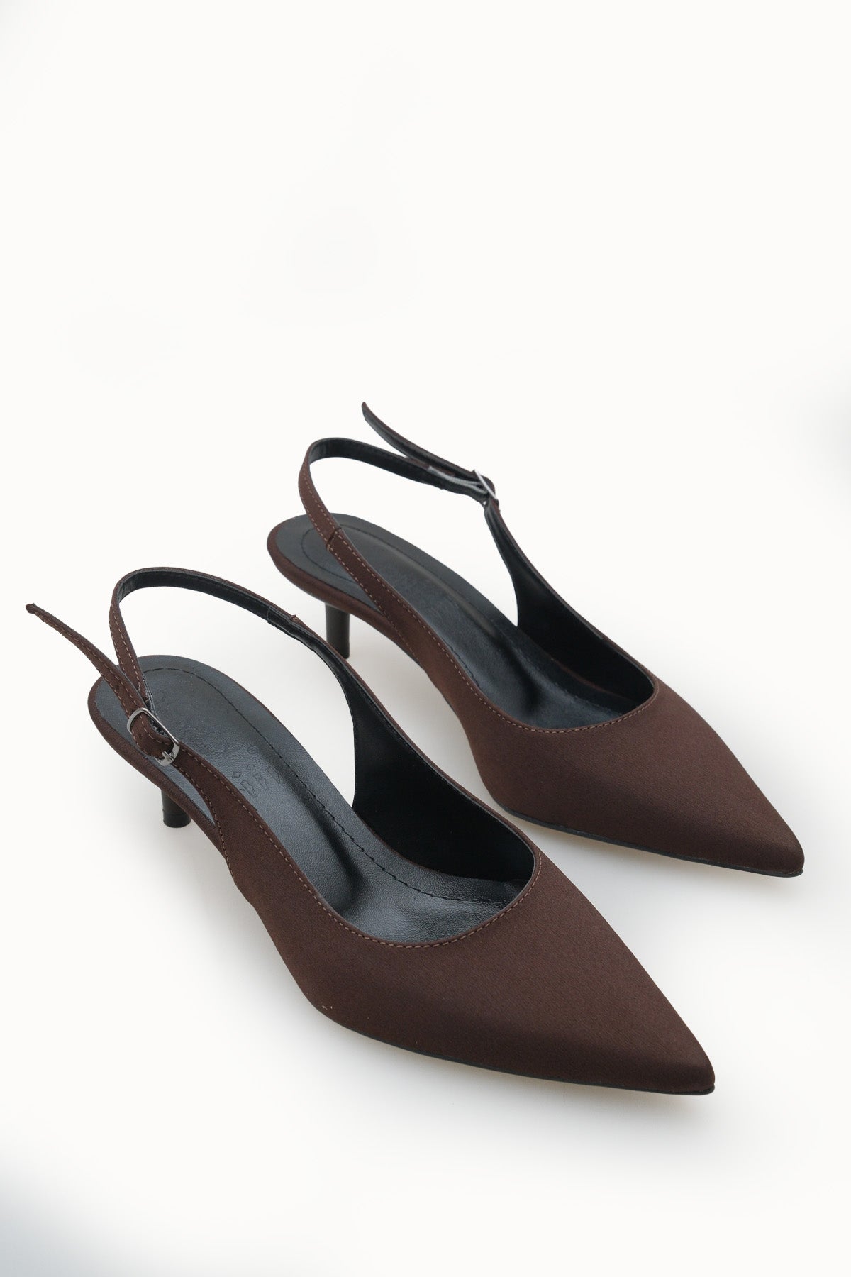 Riccon Kadın Sivri Burunlu Arkası Açık İnce Topuklu Ayakkabı 0012200 Mat Kahverengi