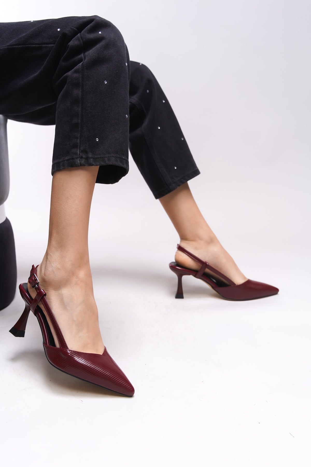Riccon Elyerue Kadın Arkası Açık Sivri Burun Stiletto 0012725 Bordo Rugan Çizgili - Riccon