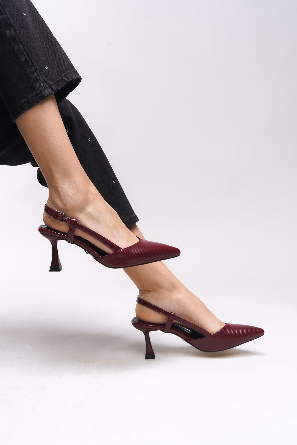 Riccon Elyerue Kadın Arkası Açık Sivri Burun Stiletto 0012725 Bordo Rugan Çizgili - Riccon
